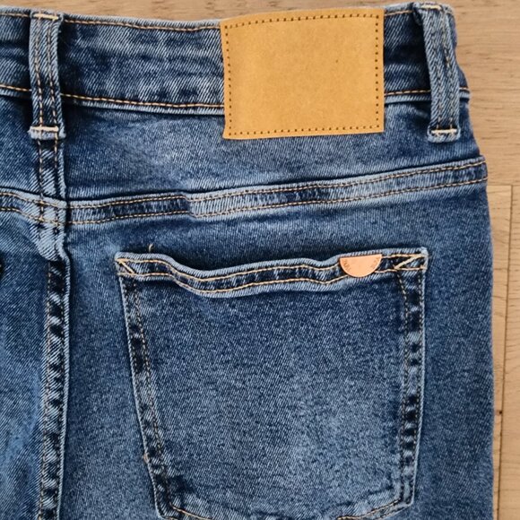 NWT Zara size 6 High Rise Mini Flare Ankle Length Jeans - Picture 4 of 7